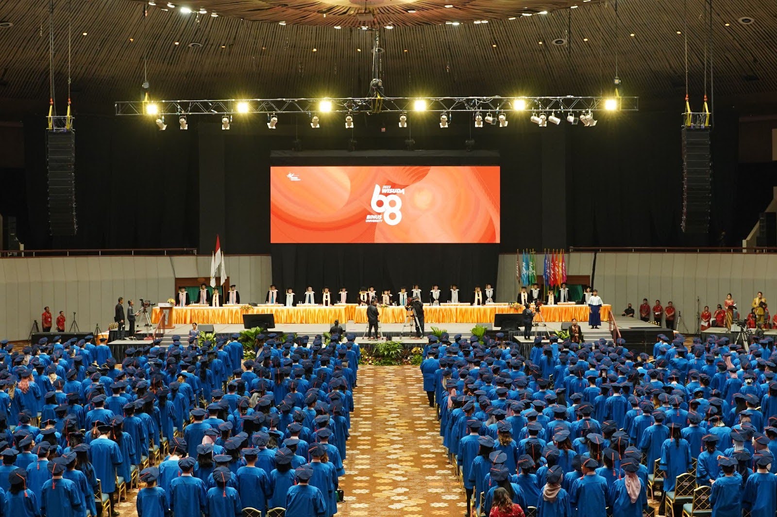 (Wisuda 68 BINUS UNIVERSITY)